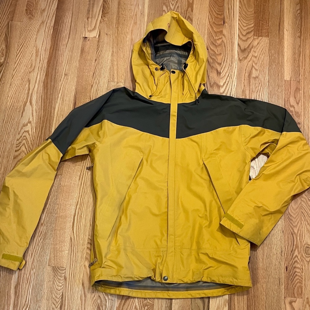Fjallraven mustard Yellow Raincoat